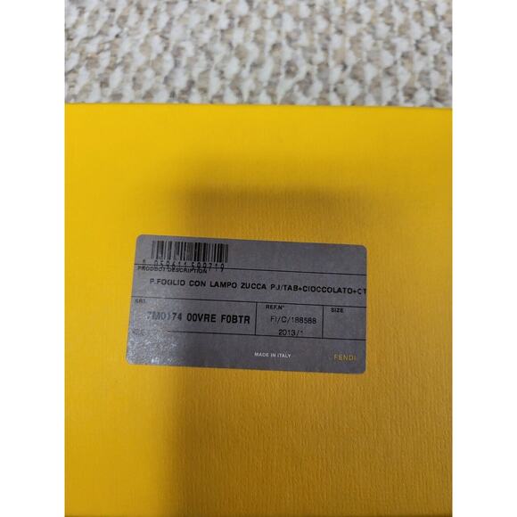 Fendi Zippered Wallet. Zipper Pull Is Missing But Can Easily Be Replaced And... - Picture 9 of 9